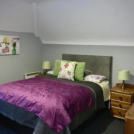 Vakantiehuis 33 Old Village V93k66x 4 King Beds Sleeps 8 Sharing *