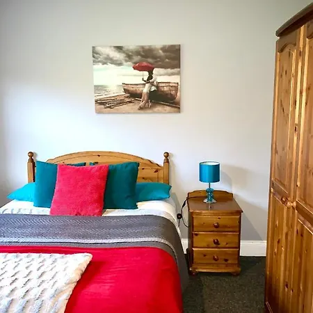 33 Old Village V93k66x 4 King Beds Sleeps 8 Sharing Vakantiehuis