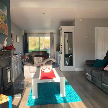 Vakantiehuis 33 Old Village V93k66x 4 King Beds Sleeps 8 Sharing *