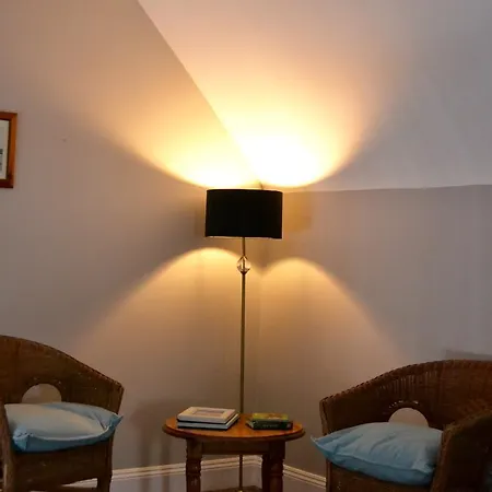 33 Old Village V93k66x 4 King Beds Sleeps 8 Sharing Vakantiehuis