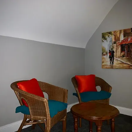 Nyaraló 33 Old Village V93k66x 4 King Beds Sleeps 8 Sharing