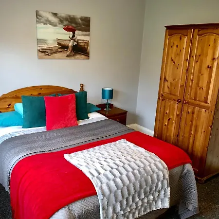 בית נופש 33 Old Village V93k66x 4 King Beds Sleeps 8 Sharing *