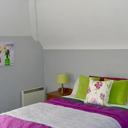 بيت للعطل 33 Old Village V93k66x 4 King Beds Sleeps 8 Sharing كيلارني