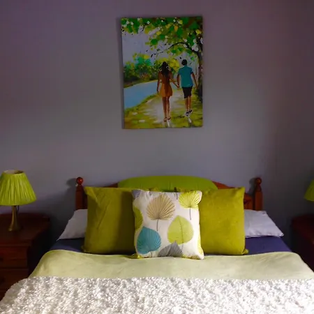 Nyaraló 33 Old Village V93k66x 4 King Beds Sleeps 8 Sharing