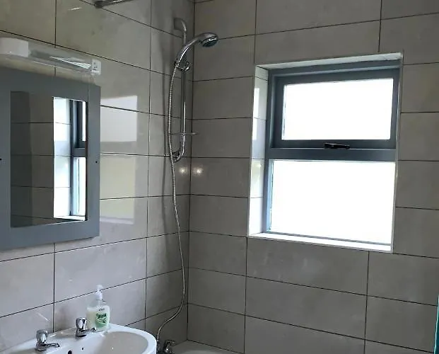 Dom wakacyjny 33 Old Village V93k66x 4 King Beds Sleeps 8 Sharing