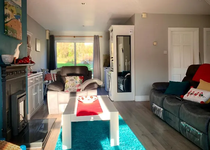 Dom wakacyjny 33 Old Village V93k66x 4 King Beds Sleeps 8 Sharing