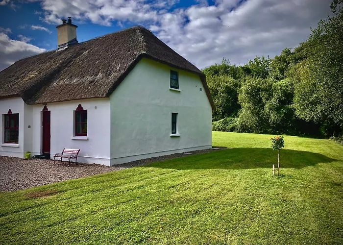 33 Old Village V93k66x 4 King Beds Sleeps 8 Sharing * Killarney