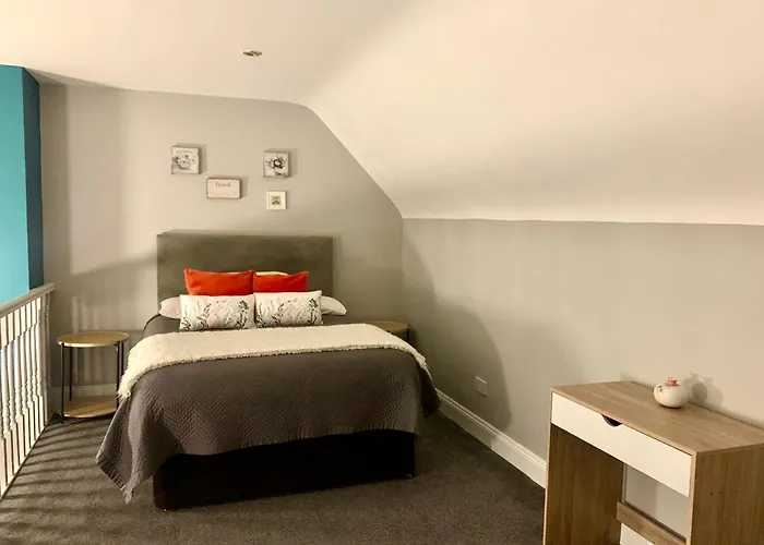 Dom wakacyjny 33 Old Village V93k66x 4 King Beds Sleeps 8 Sharing