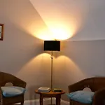 33 Old Village V93k66x 4 King Beds Sleeps 8 Sharing Дом отдыха