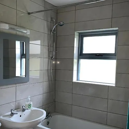 Dom wakacyjny 33 Old Village V93k66x 4 King Beds Sleeps 8 Sharing